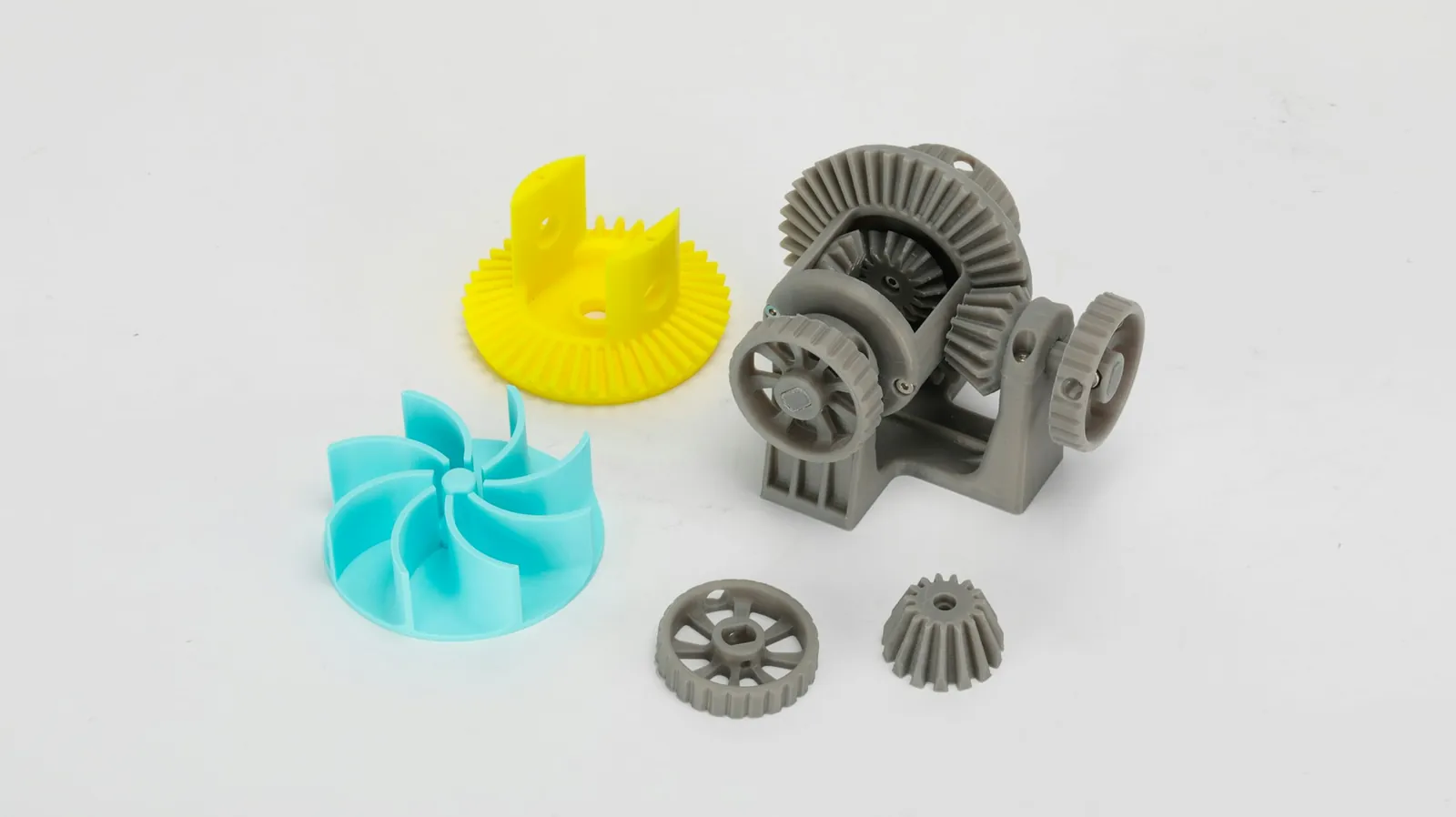 Peças técnicas impressas em 3D: hélice, engrenagens e suporte